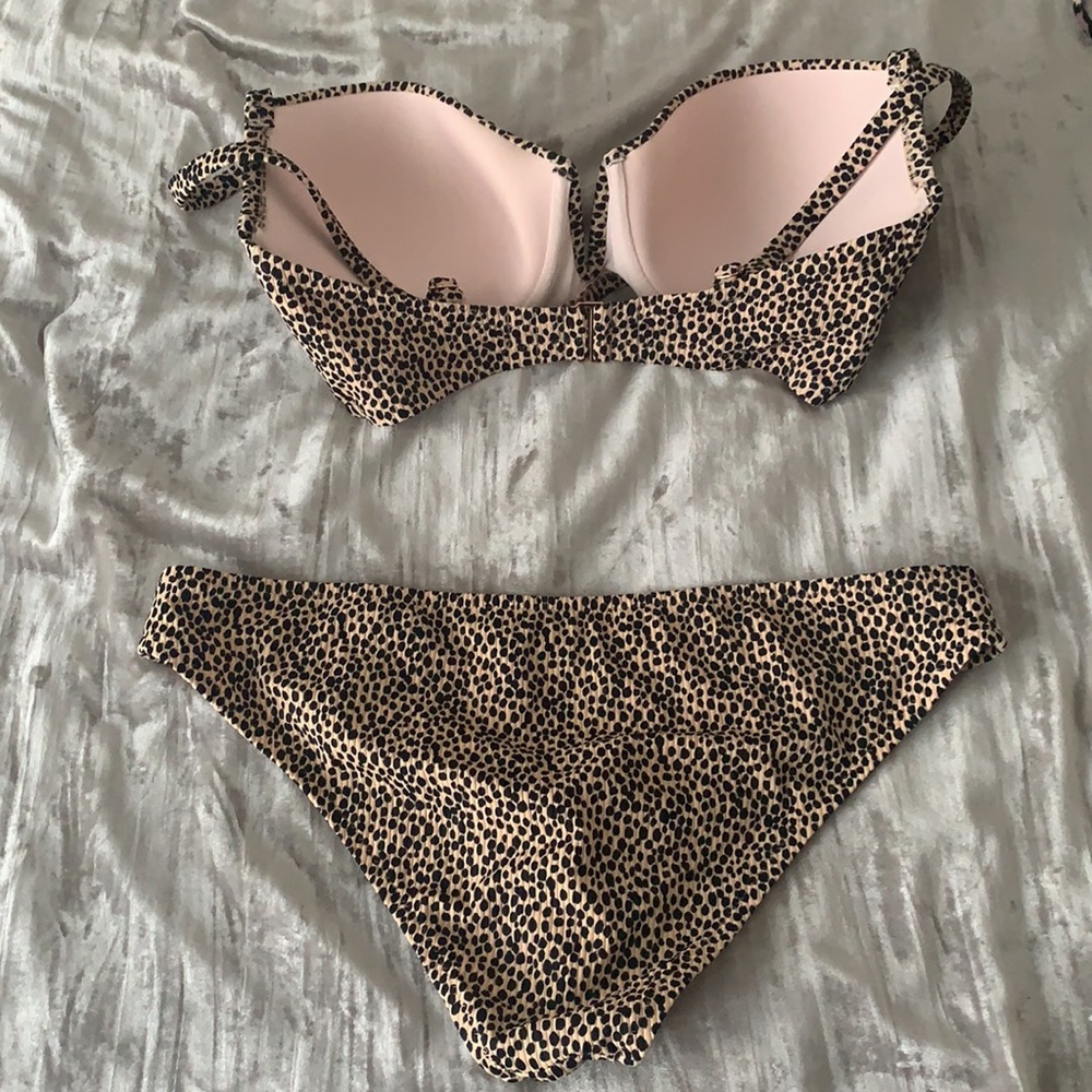 “Shade Store” Bikini - Picture 2 of 3